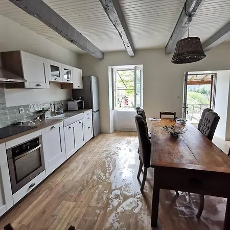 Holiday home Dans Un Ecrin De Verdure *